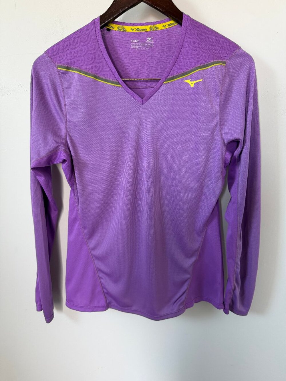 Mizuno Purple Long Sleeve V-Neck Athletic Running Shirt Women's Medium